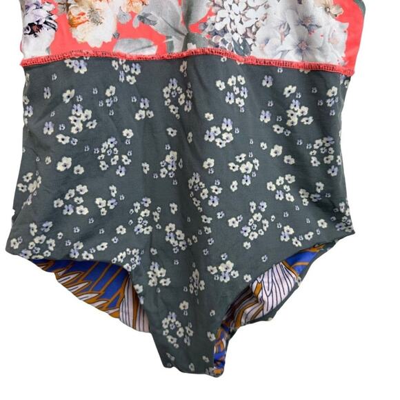 Maaji Reversible One piece Floral Pattern in Gray, Orange, Purple Size 14 - Picture 3 of 7